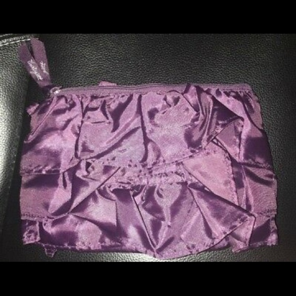 Ruffle mini zipper pouch